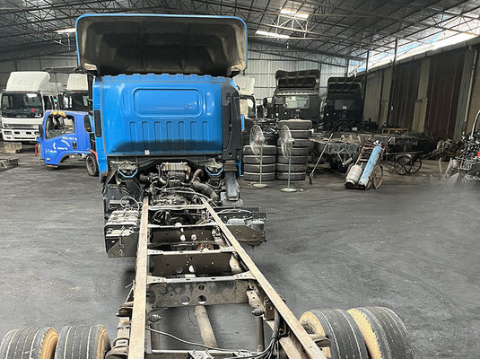 Isuzu Used Manual Transmission Trucks 4X2 Drive With 6 Tire