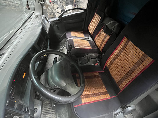 Isuzu Used Manual Transmission Trucks 4X2 Drive With 6 Tire