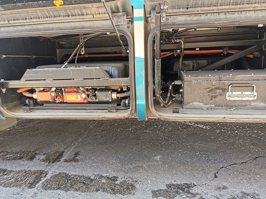 LHD Yutong Second Hand Luxury Bus 31 Seats With Automatic Transmission