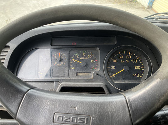Isuzu LHD Used Medium Duty Trucks / Used Medium Load Carriers Haulage Trucks