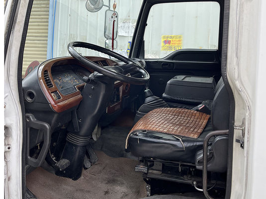 Left Steering Used Mid Range Trucks , Isuzu Second Hand Used Trucks