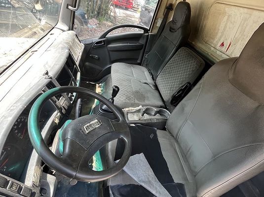 Isuzu Used Trucks 600p ELF 4X2 Used Light Truck 175hp Diesel Engine Cargo Truck Lorry