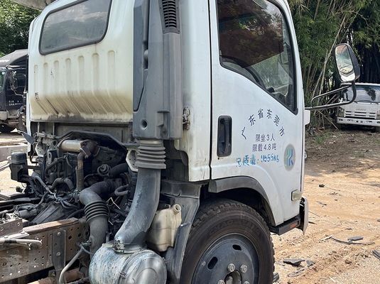 Used Cargo Truck ISUZU ELF 600P 700P Light Truck 175hp Diesel Engine 4KH1 With 3 Seats And 2 Doors