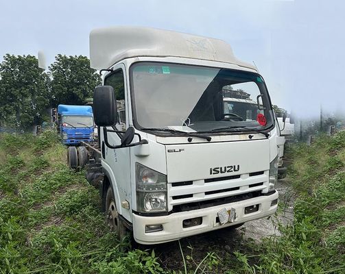 Used truck Isuzu ELF 600p Cargo Truck 4KH1 Diesel Engine And White Body