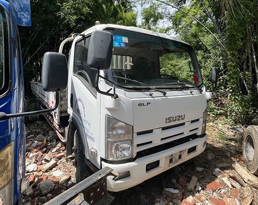 Isuzu used Cargo Truck with 2 Doors Diesel Engine lorry light truck cargo box truck