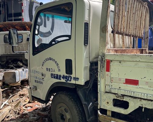 Isuzu used Cargo Truck with 2 Doors Diesel Engine lorry light truck cargo box truck