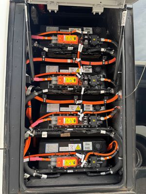 EV Zonson Secong-hand City Bus for 2 Passenger Doors and White Exterior