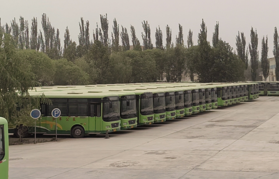 Yuchai Front-Mounted Engine 19/60-Seat Used Bus 3767 ml Displacement for Smooth Transportation